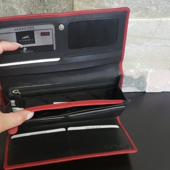 Mancini RFID Secure Trifold Wallet - Picture 3 of 5